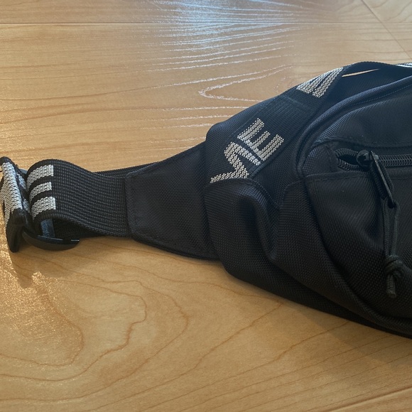 Supreme Waist Bag (SS18) - Picture 4 of 7